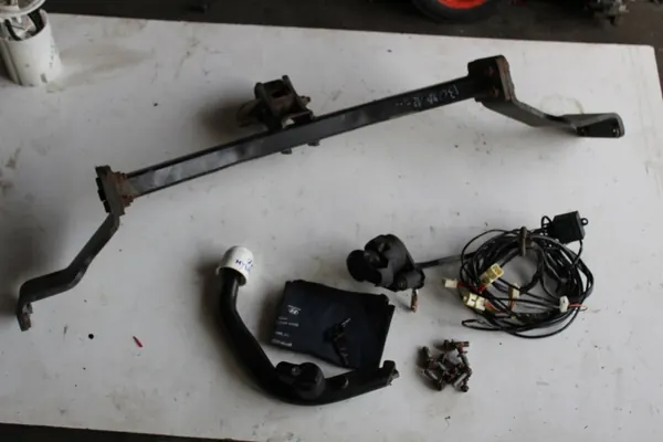 Trekhaak Hyundai i30 II OEM haki30II - Compleet set image 2
