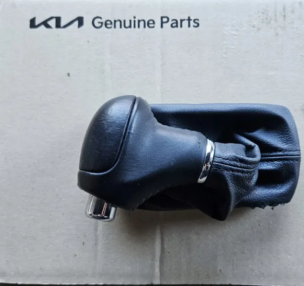 Pommeau de levier KIA Sportage III OEM 46700 3W140 image 2