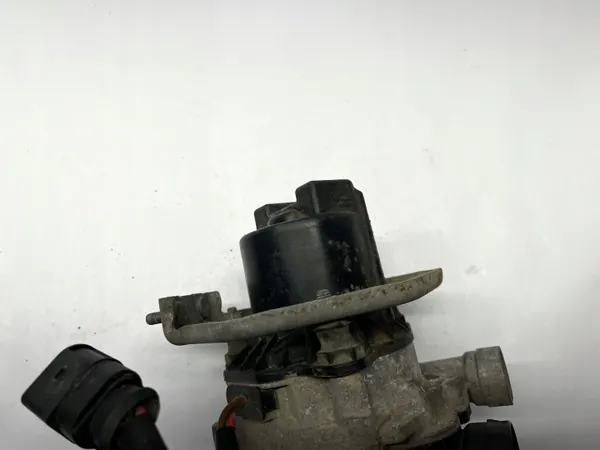 Secundaire luchtpomp OEM 5C0906618 VW Jetta VI image 10