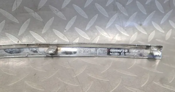 Takaluukun kromilista vasen Astra IV J Lift 13368077 image 5