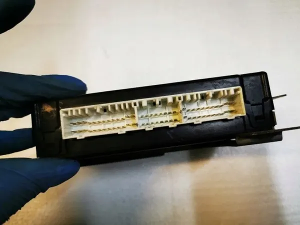 Módulo keyless Kia Sportage OEM 954803U002 image 4