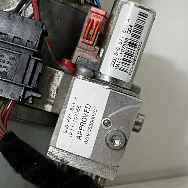 Audi A4 B7 Cabrio dakpomp OEM 8H0871611A image 4