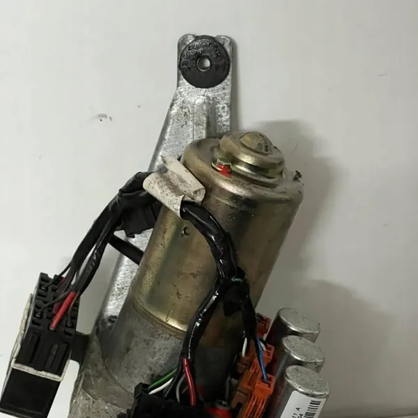 Audi A4 B7 Cabrio dakpomp OEM 8H0871611A image 6