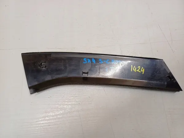 Moldura pilar puerta izquierda Suzuki SX4 S-Cross OEM 83980-61M0 image 5