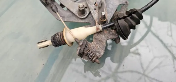 Câble d'accélérateur Mercedes-Benz OEM 2103000630 W210 image 3