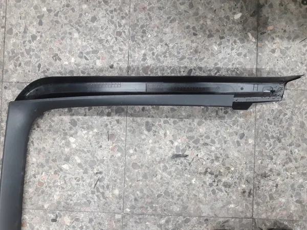 Acabamento da porta traseira direita BMW X5 G05 3.0L OEM 51357445504 image 2