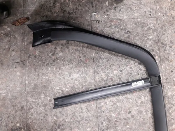 Acabamento da porta traseira direita BMW X5 G05 3.0L OEM 51357445504 image 4