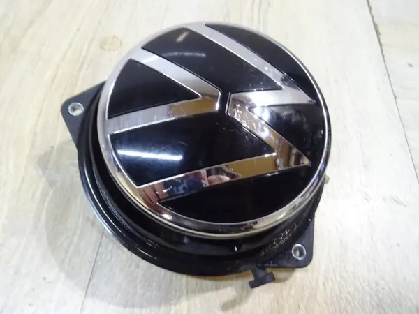 Logo Poignée Coffre VW Passat B8 OEM 3G5827469C image 3