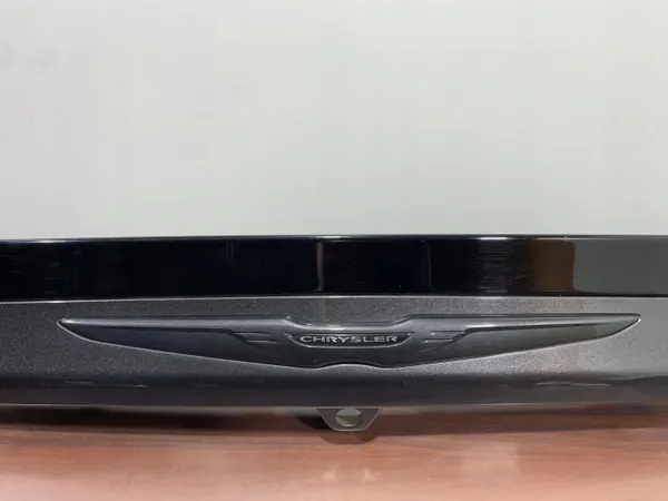 Faixa luminosa painel Chrysler Pacifica OEM 5UT85TRMA image 7