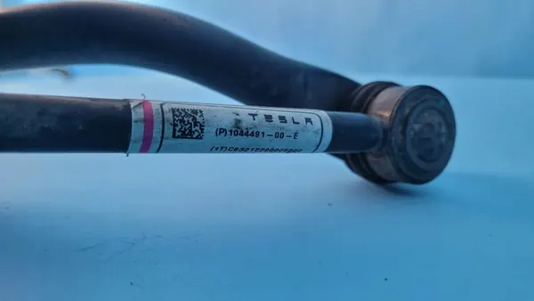 Tesla Model 3 Taka Stabilointitanko OEM 1044485-00-A image 8