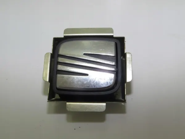 SEAT Kofferbakhendel OEM 360173055 - Gebruikt image 2