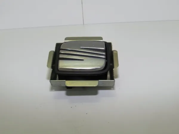 SEAT Kofferbakhendel OEM 360173055 - Gebruikt image 5