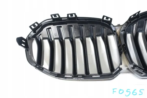 BMW 7450957AI Frontstoßstangengrill - Gebraucht image 5