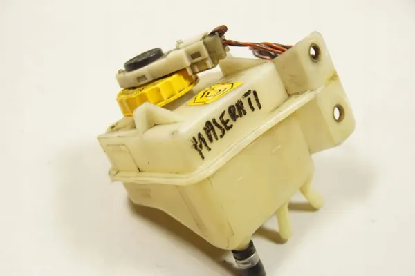 Gebruikte Maserati OE Remvloeistofreservoir image 2