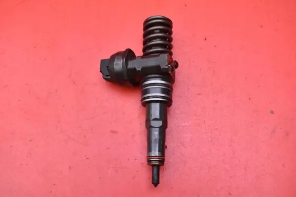 Ruiskutuspumppu OEM 038130073AQ VW Golf 4 1.9 TDI:lle image 5