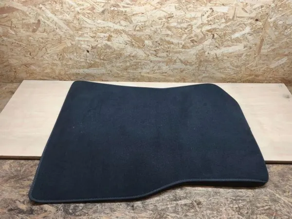Conjunto de tapetes BMW OEM 748344807 - Usado image 3