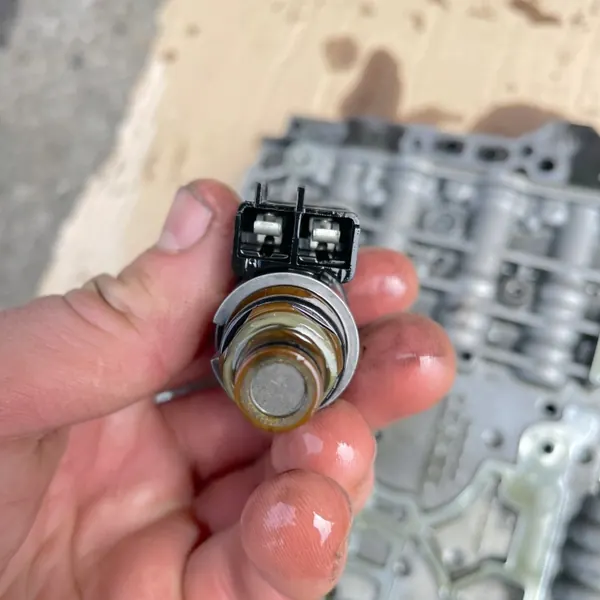 Mercedes Växellådsventil OEM A2202771098 image 4