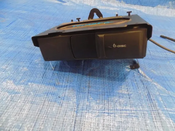 VW Touareg 7L CD-Wechsler 6-CD OEM 1J0035111 image 2