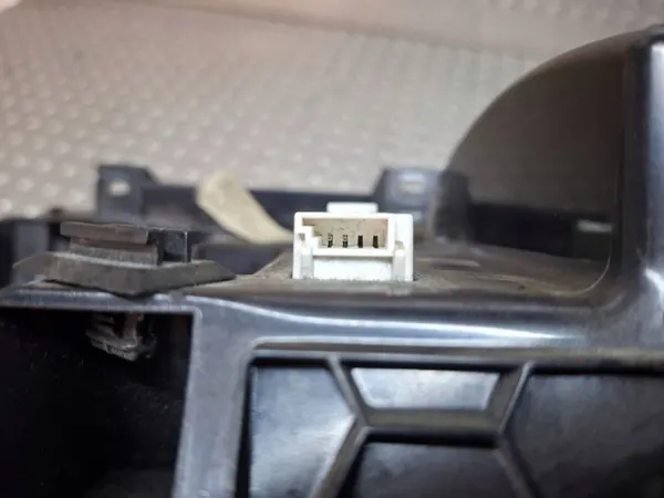 Handschoenkast BMW X5 F15 OEM S26372987 - Gebruikt image 6