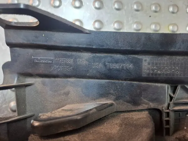 Handschoenkast BMW X5 F15 OEM S26372987 - Gebruikt image 9
