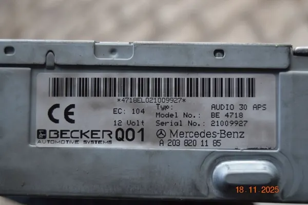 Radio Becker d'occasion OEM A2038201185 pour Mercedes image 9