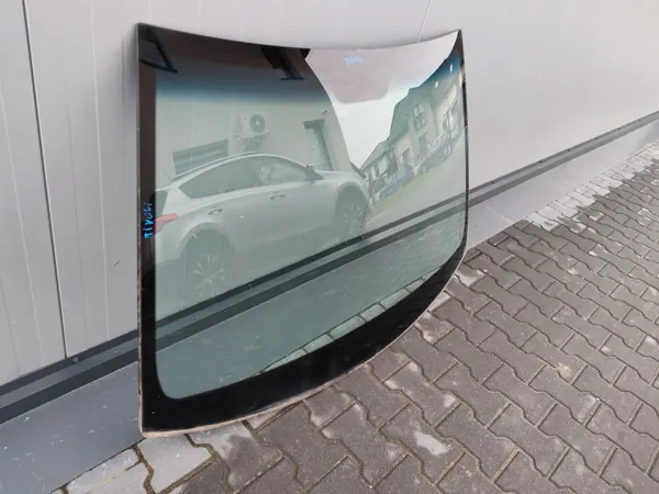 Begagnad SsangYong Tivoli 15-18 framruta OEM image 3