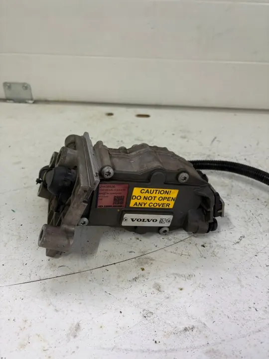 Válvula PWM Embrague Volvo OEM 24438826 Usado image 2
