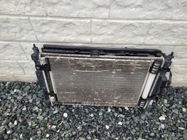 Radiateur complet OEM 9816746580 9809141780 Opel image 5