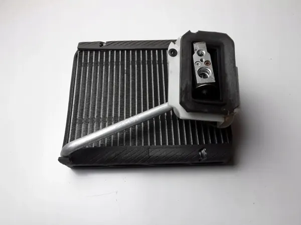 Evaporador aire acondicionado Mitsubishi ASX OEM 7810A180 - Usado image 2
