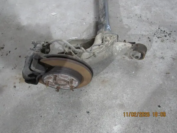 BELKA ZAWIESZENIA OŚ AURIS I - Poutre de suspension Toyota OE image 6