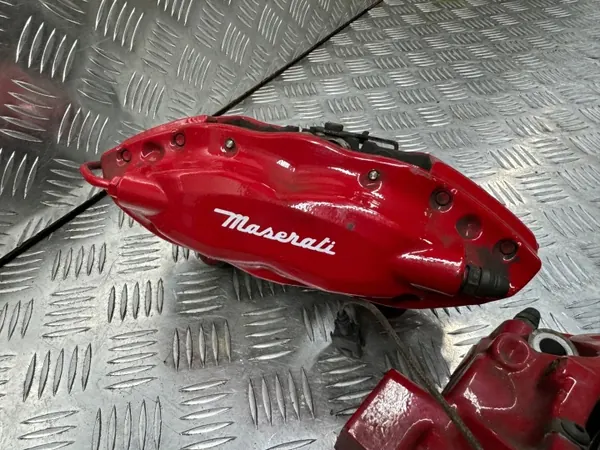 Maserati Ghibli 3.0 Hintere Bremszangen OEM Set image 4
