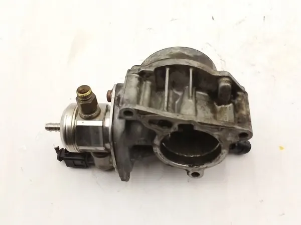 Pompe à injection OEM 06H127025G pour Seat Leon image 9