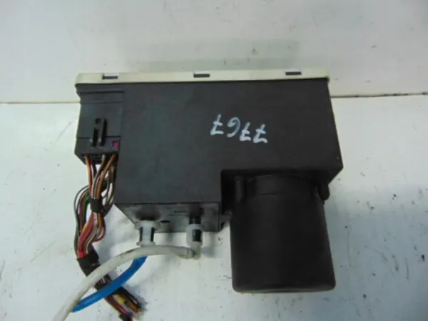 Bomba de bloqueio central Audi A3 OEM 8L0 862 257K image 3