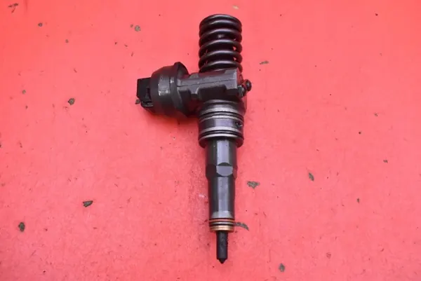 Pompe d'injection OEM 038130073BA pour Audi A4 B6 1.9 TDI image 2