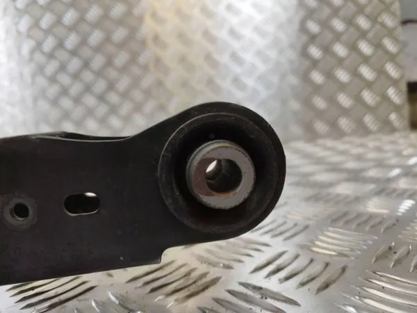 ESP1822 Bakfjädermontering vänster för Toyota C-HR image 3