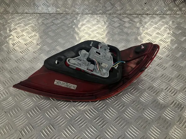Linker Achterlicht Mercedes W204 image 2