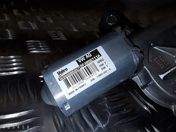 Ruitenwissermotor Skoda Octavia 2020 5F4955711A image 2