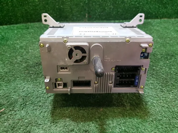KIA OEM 96560-1H200EQ Fabriksradio med navigation image 5