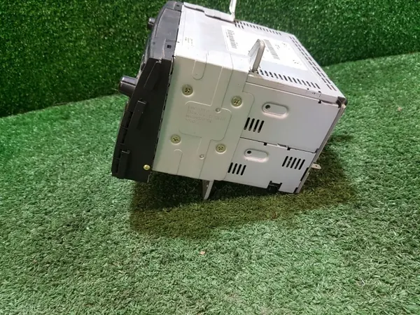 KIA OEM 96560-1H200EQ Fabriksradio med navigation image 6