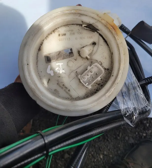 Brandstofpomp BMW E60 E61 E63 E64 6764141 image 3