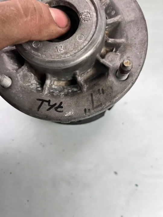 BMW Framfjädringsäte OEM 732296141505 - Begagnad image 3