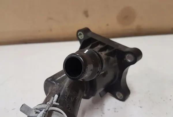 Jäähdytysputki VOLVO V60 2.0L diesel 2019 OEM 31474845 image 3