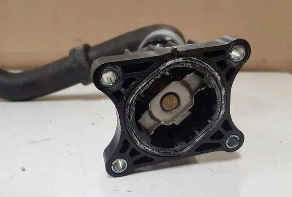 Jäähdytysputki VOLVO V60 2.0L diesel 2019 OEM 31474845 image 5