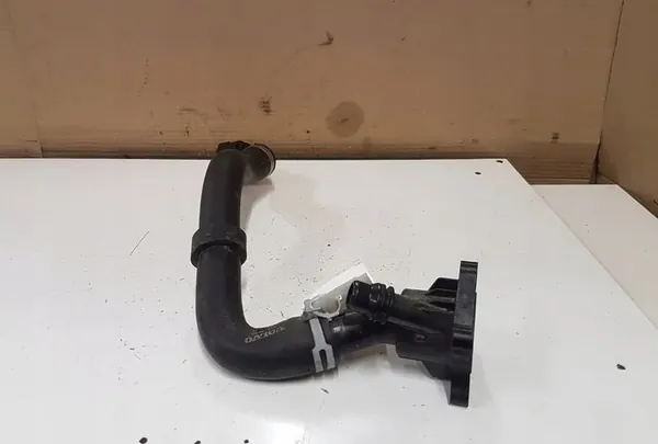 Jäähdytysputki VOLVO V60 2.0L diesel 2019 OEM 31474845 image 8
