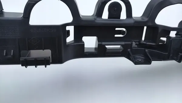 RENAULT CLIO IV 4 HB Suporte de Para-choque Traseiro Central (TC289) image 6