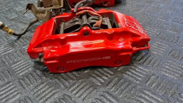 Bromsokset bak vänster+höger OEM Porsche image 6