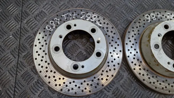 Bromsokset bak vänster+höger OEM Porsche image 9