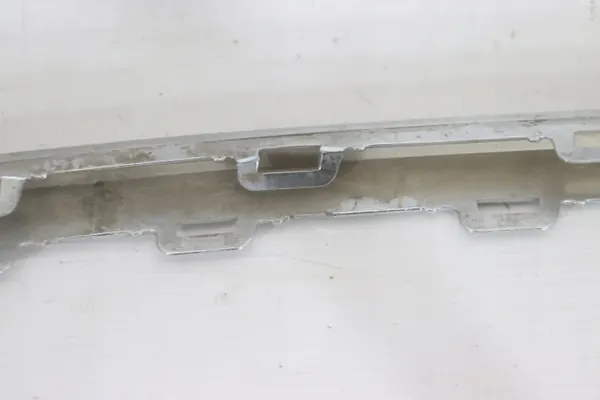 OEM 5TA853146 Bumperstrip Achterkant VW Touran image 10