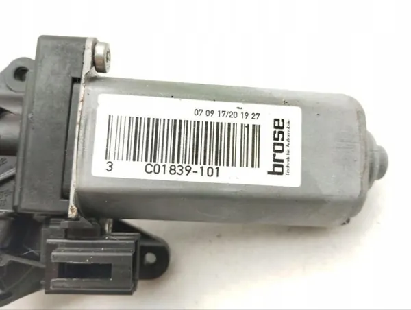 Moteur de siège Chrysler Pacifica 2018 OEM C01839101 image 5