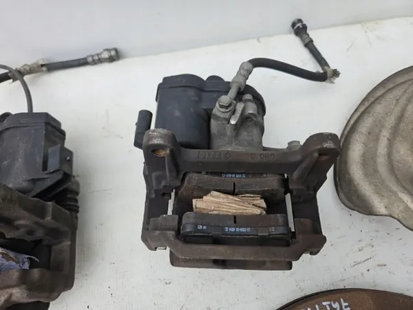 Jarrusatulat Taka OEM 8W0615405AJ/8W0615406AJ image 7